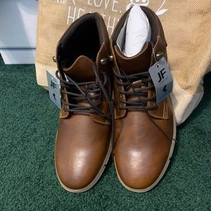 Boots size 8.5 and size 8 brand new man. JF.